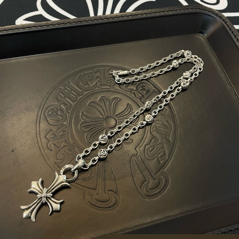 Ch**me He**ts necklaces